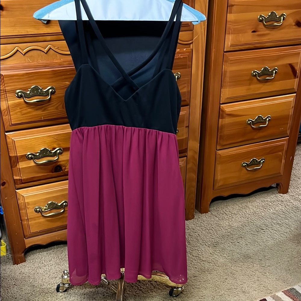 Tobi Black and Red Sleeveless Mini Sundress